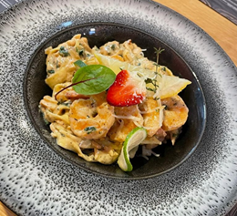 Tagliatelle z krewetkami królewskimi