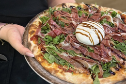  Pizza Włoska z burratą - 30 cm